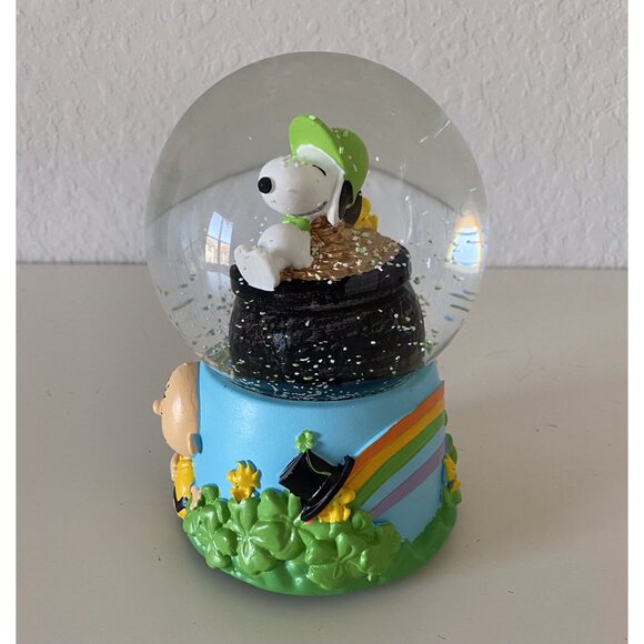 Peanuts Snoopy Woodstock Charlie Brown Musical Snow Globe St Patricks Day No Tag - Picture 6 of 15